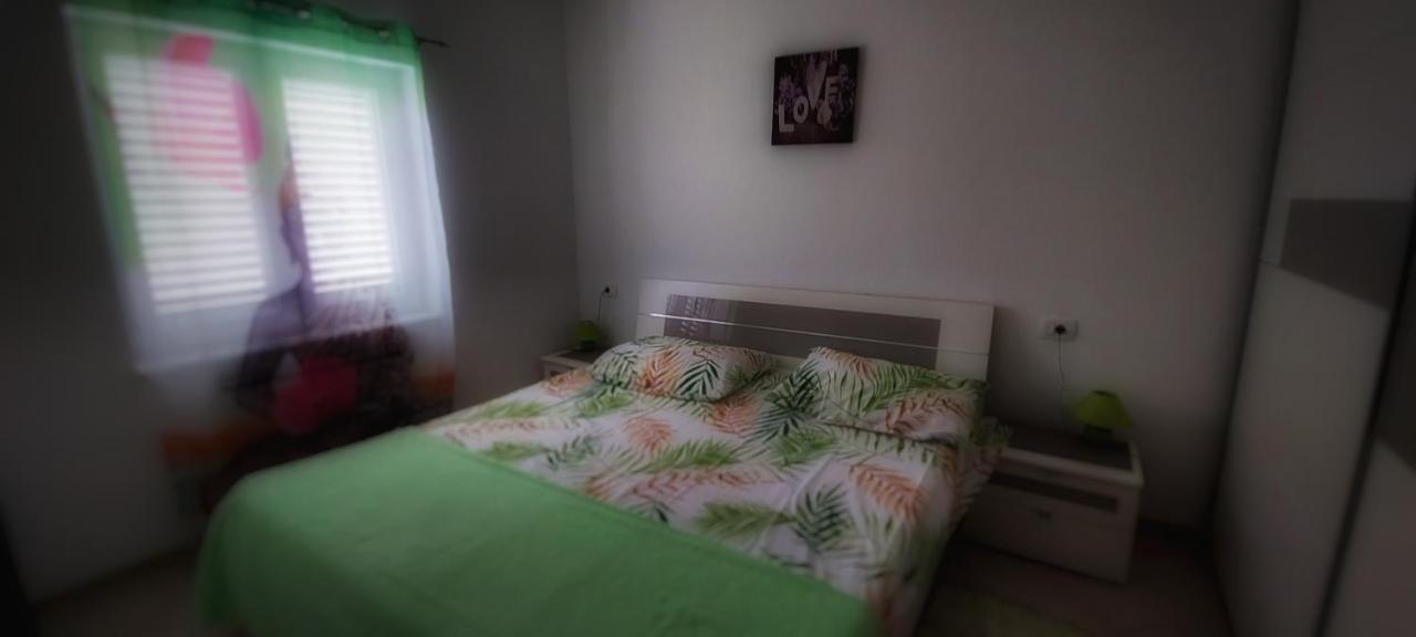Apartmani Tomislav Krk Town Eksteriør bilde